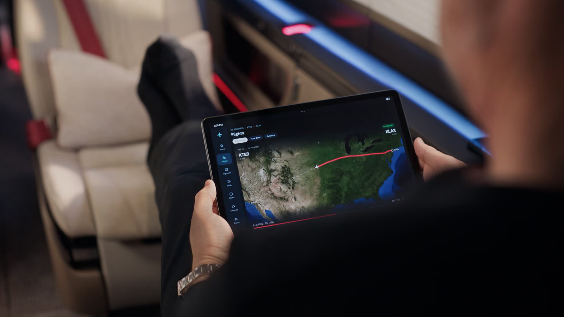 Flight tracking on a tablet in the SJ36 cabin